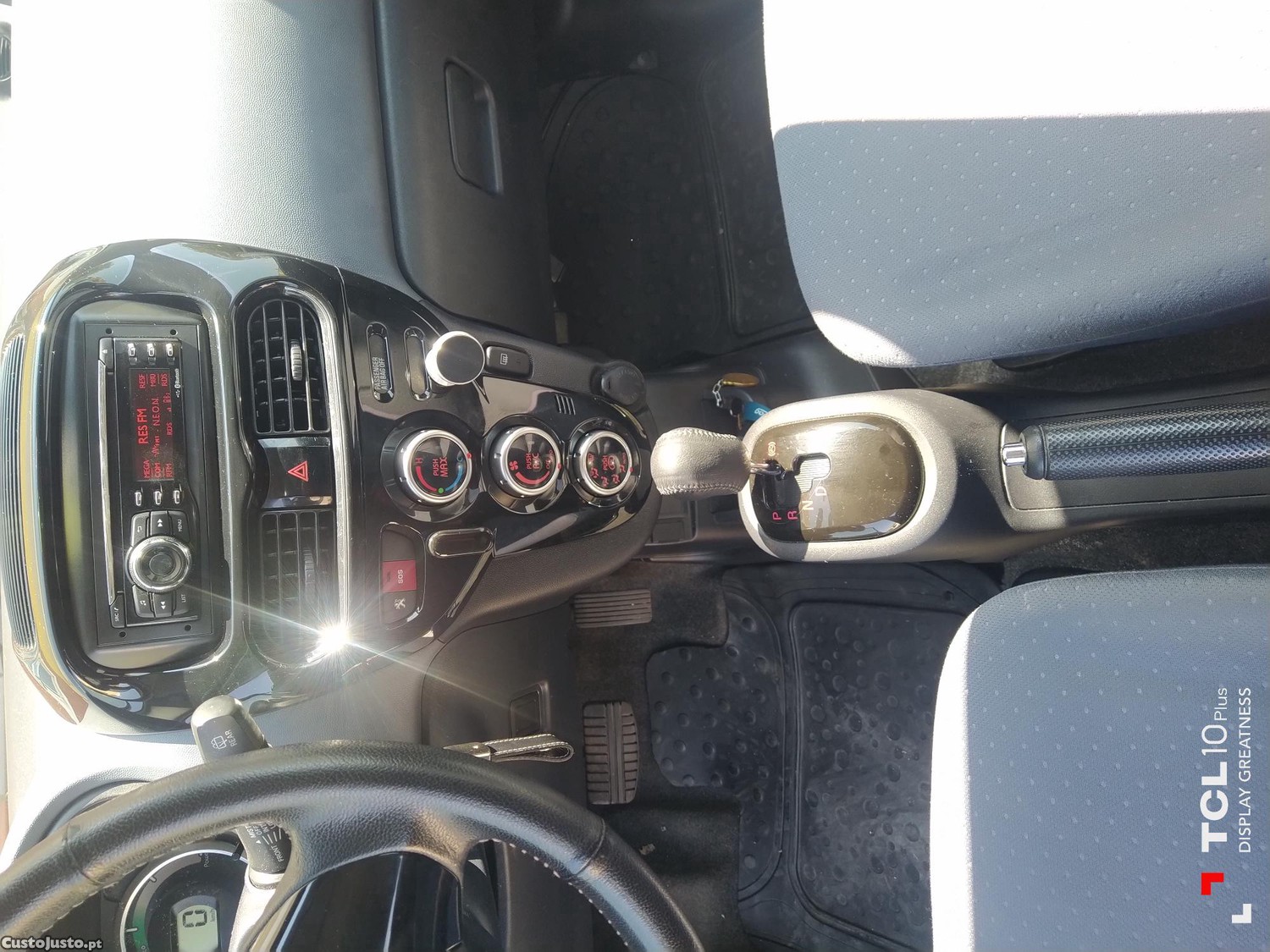 Peugeot iOn Full eléctrico — fotografia 6