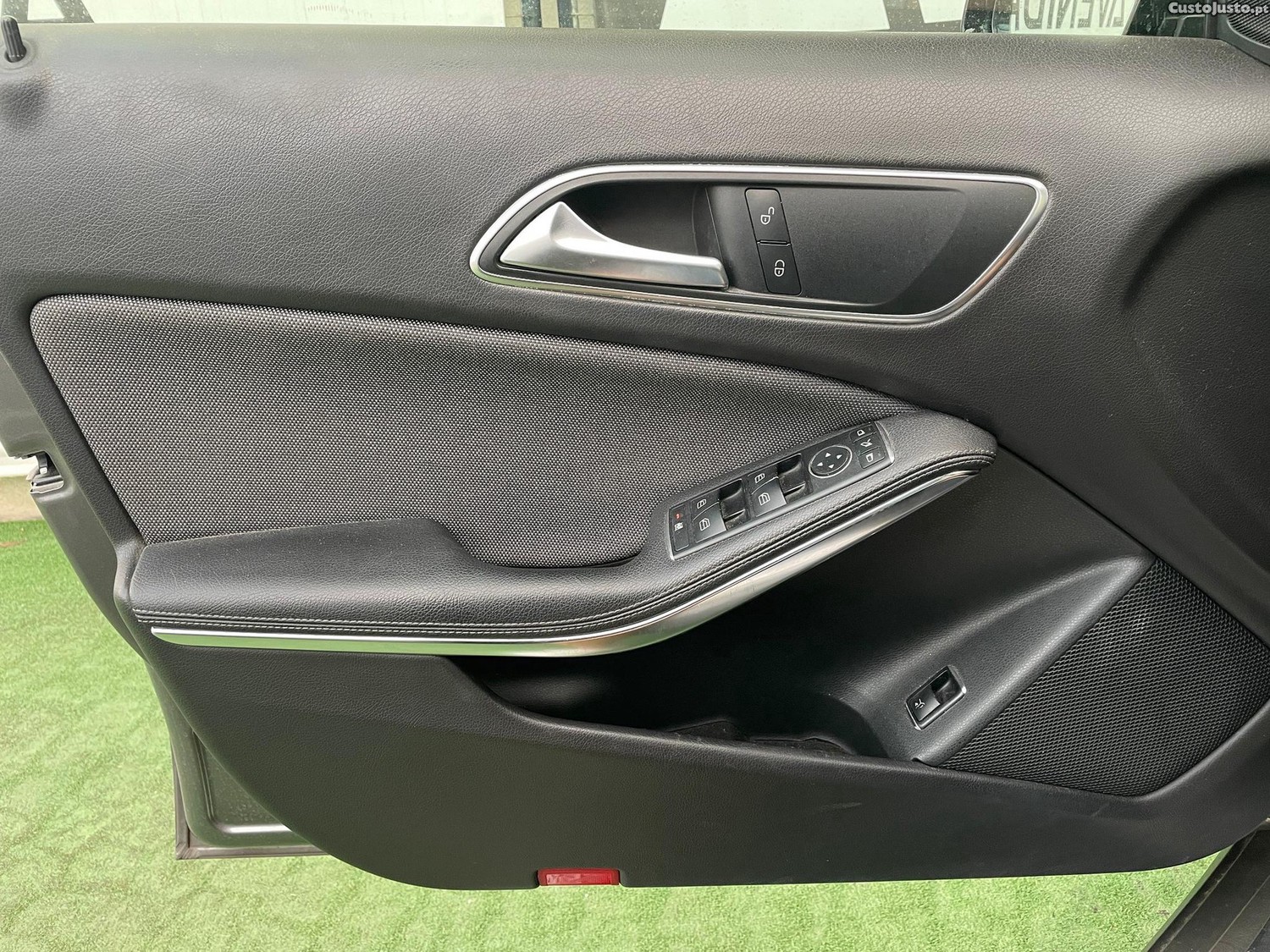 Mercedes-Benz GLA 180 CDi AMG Line Aut. — fotografia 5