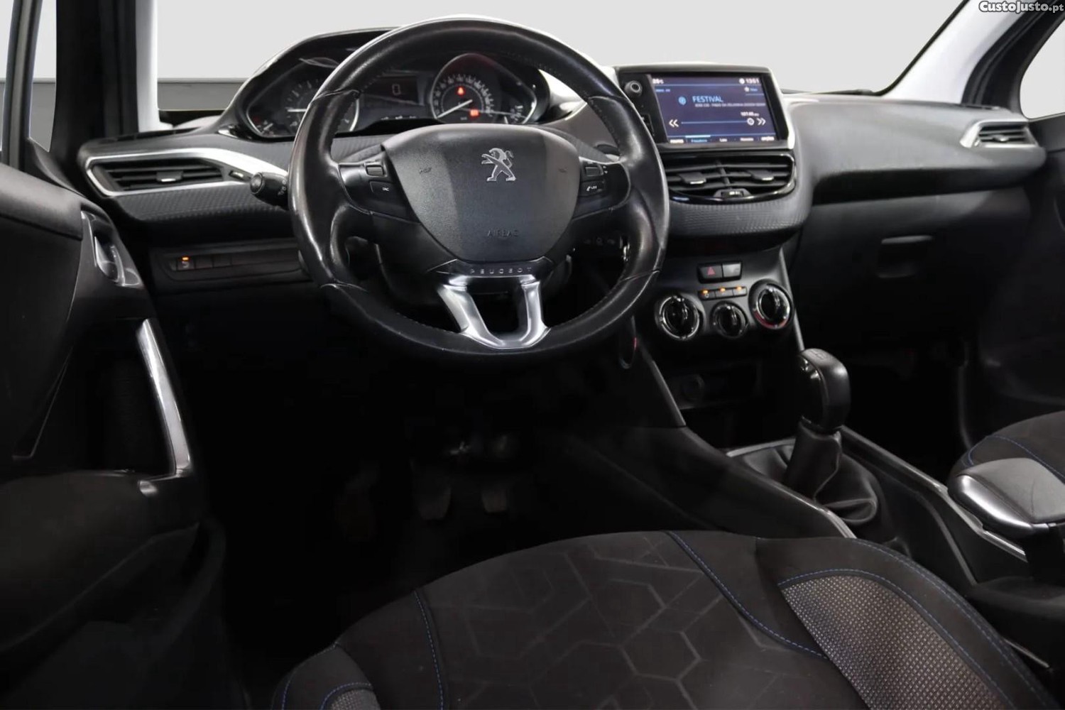 Peugeot 2008 1.2 PureTech Style — fotografia 12