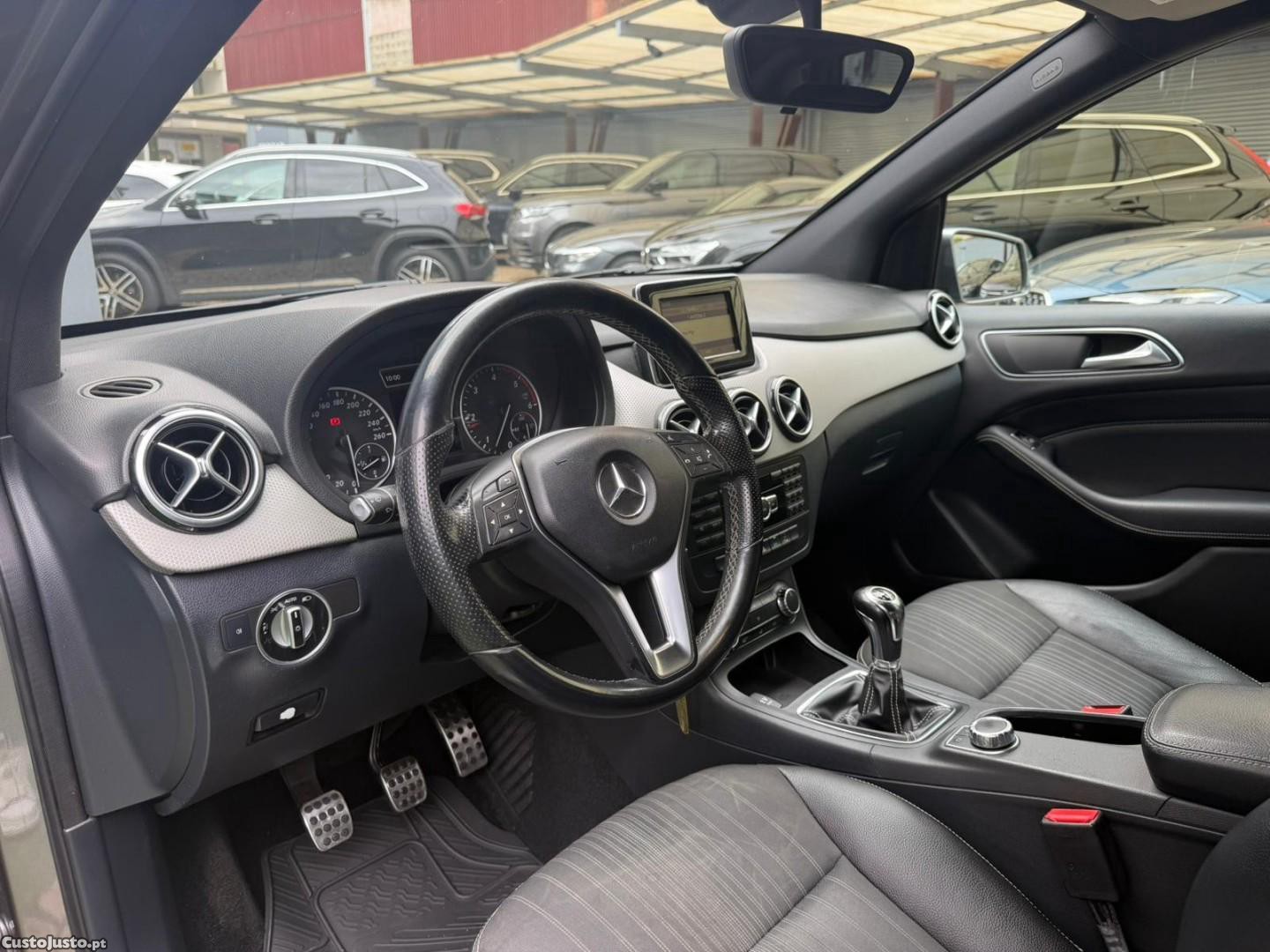 Mercedes-Benz B 180 CDi BlueEfficiency — fotografia 6