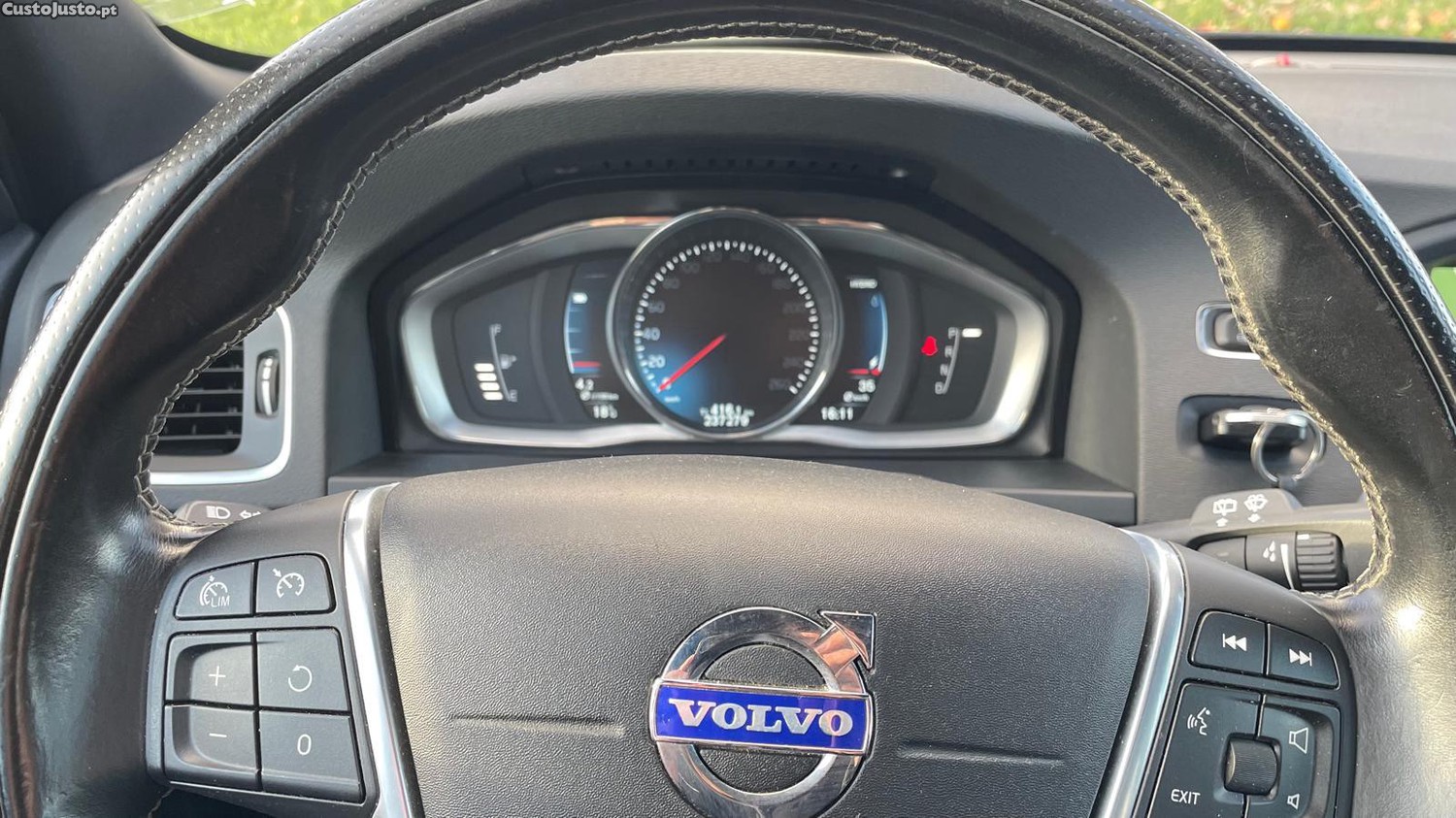 Volvo V60 D6 Plug In Hibrida Diesel — fotografia 6