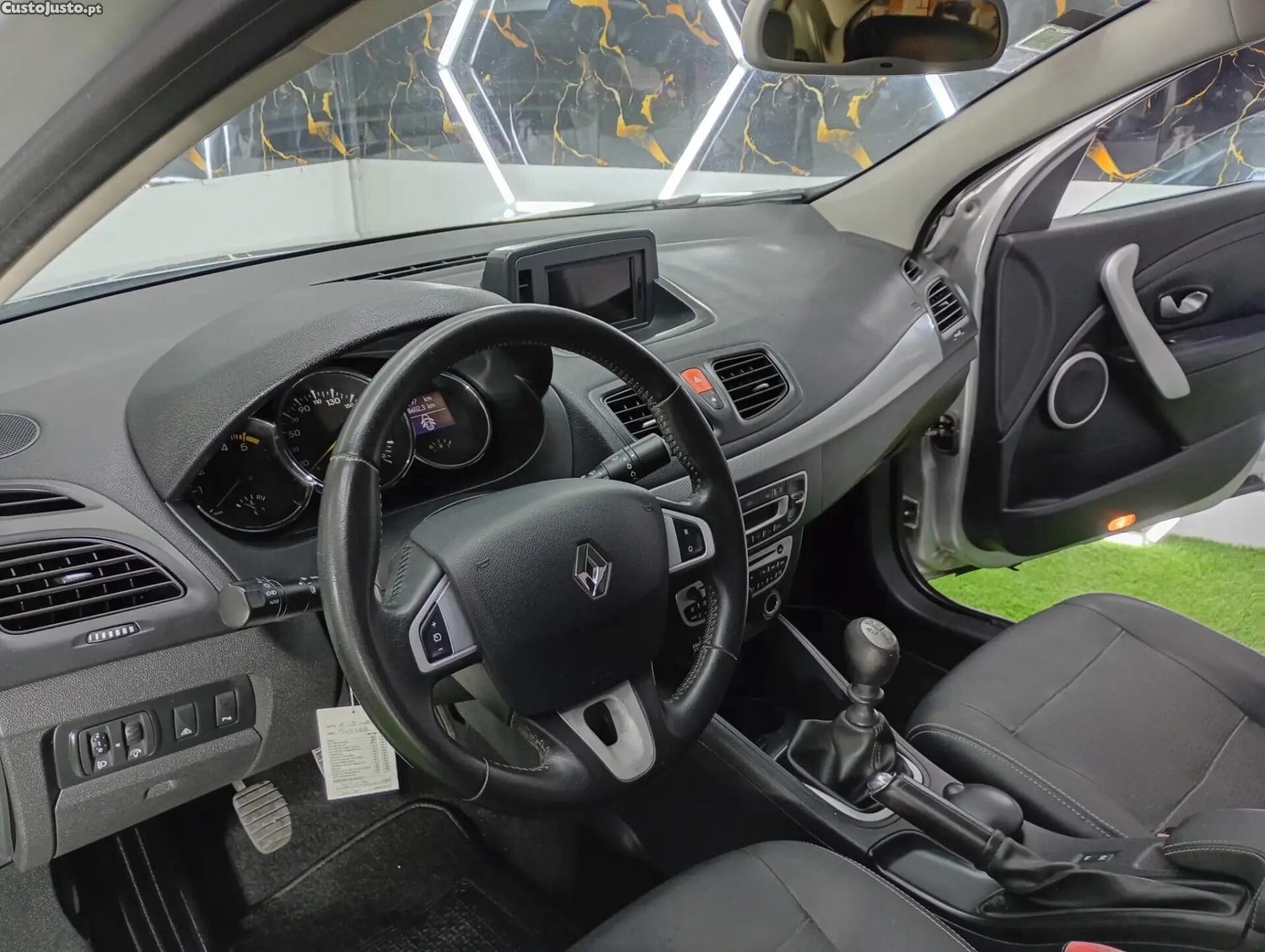 Renault Fluence 1.5 dCi Exclusive — fotografia 16