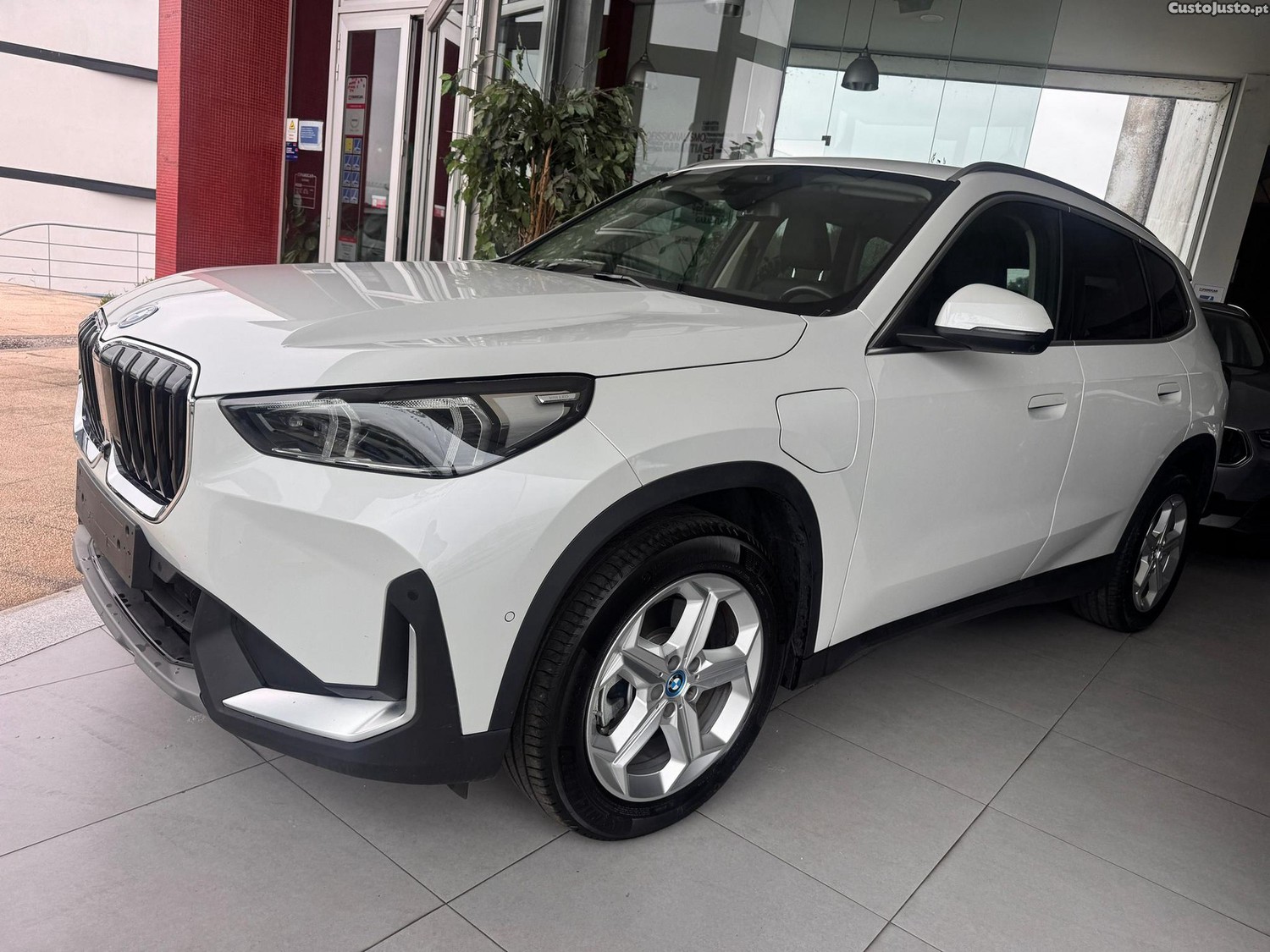 BMW X1 xDrive25e — fotografia 16