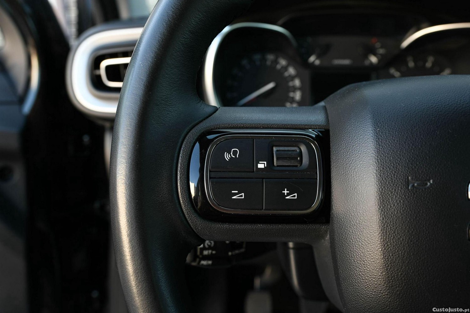 Citroën C3 1.2 PureTech Shine — fotografia 13