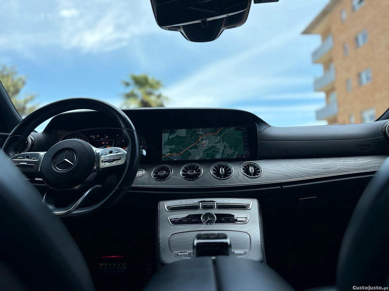 Mercedes-Benz CLS 300 D Pack Amg — fotografia 4
