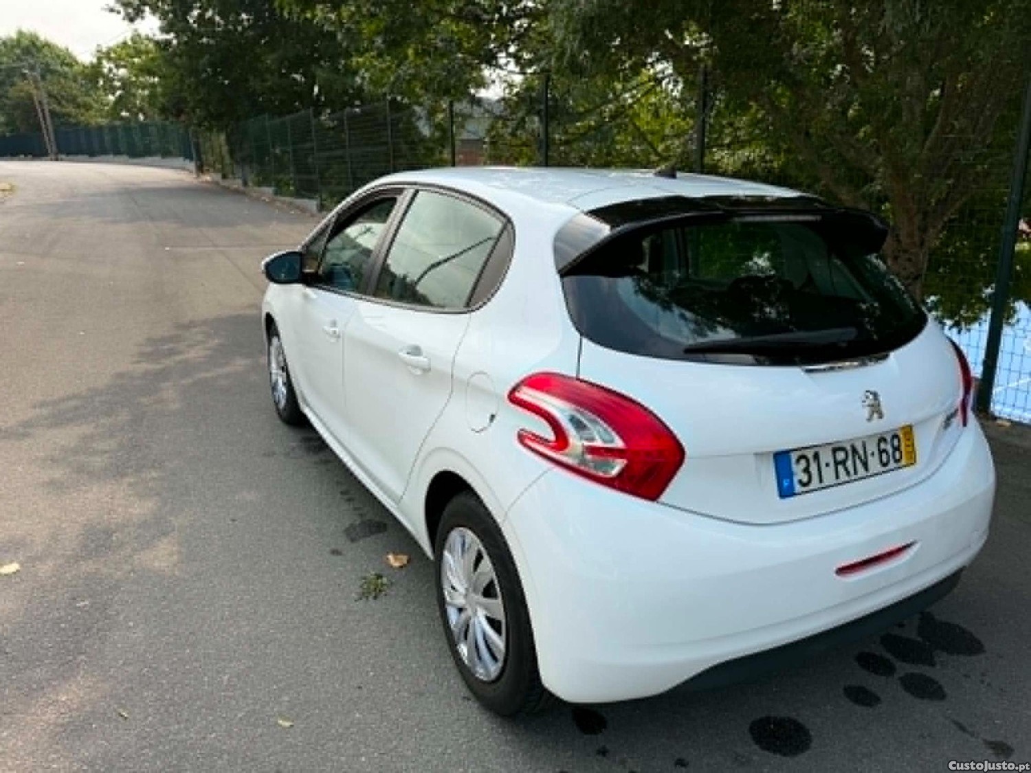Peugeot 208 1.6 HDI ESTIMADO — fotografia 6