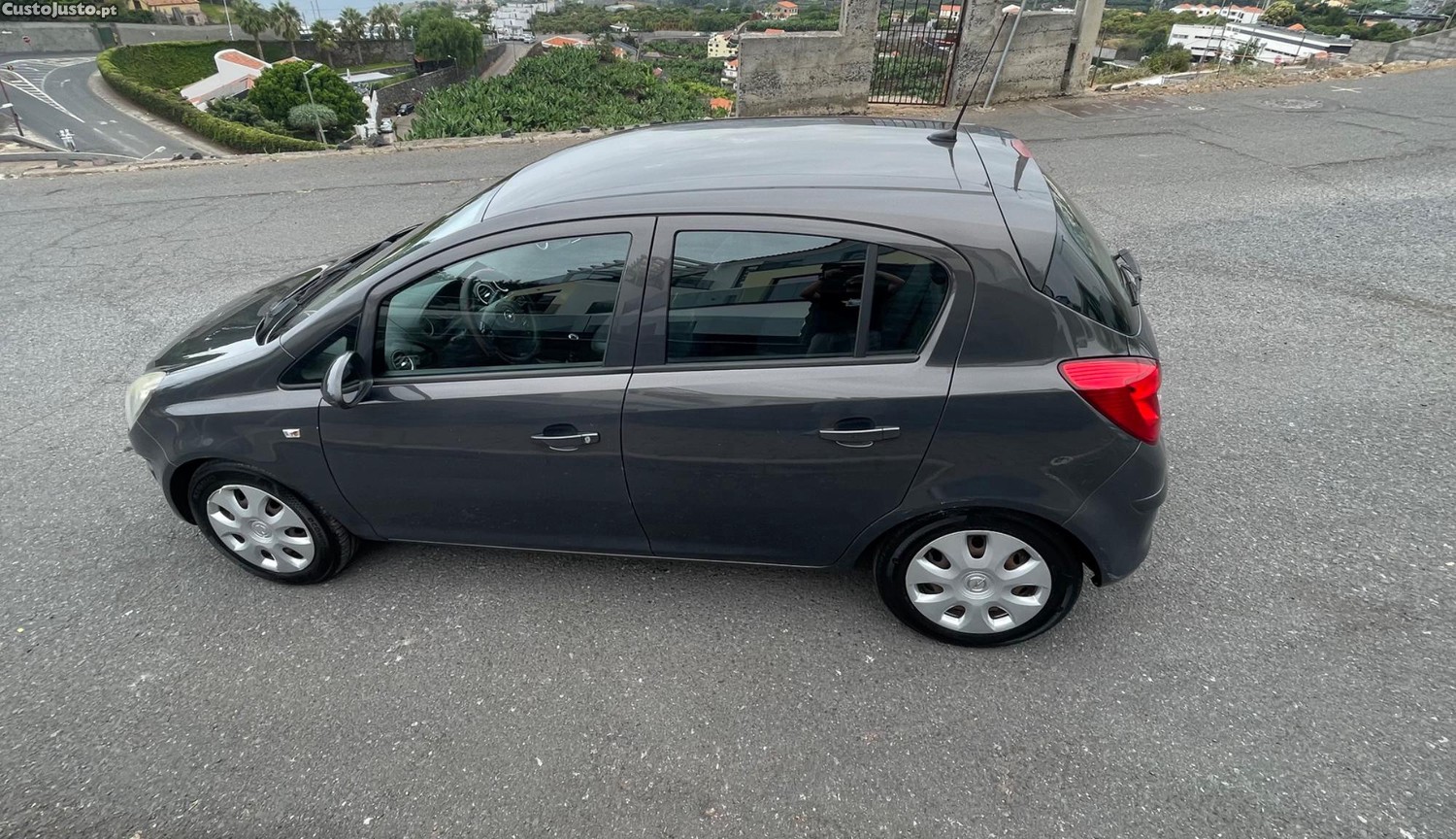 Opel Corsa 1.3 cdti 95cv — fotografia 9