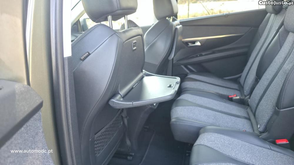Peugeot 5008 1.5 BlueHDi Allure P — fotografia 7