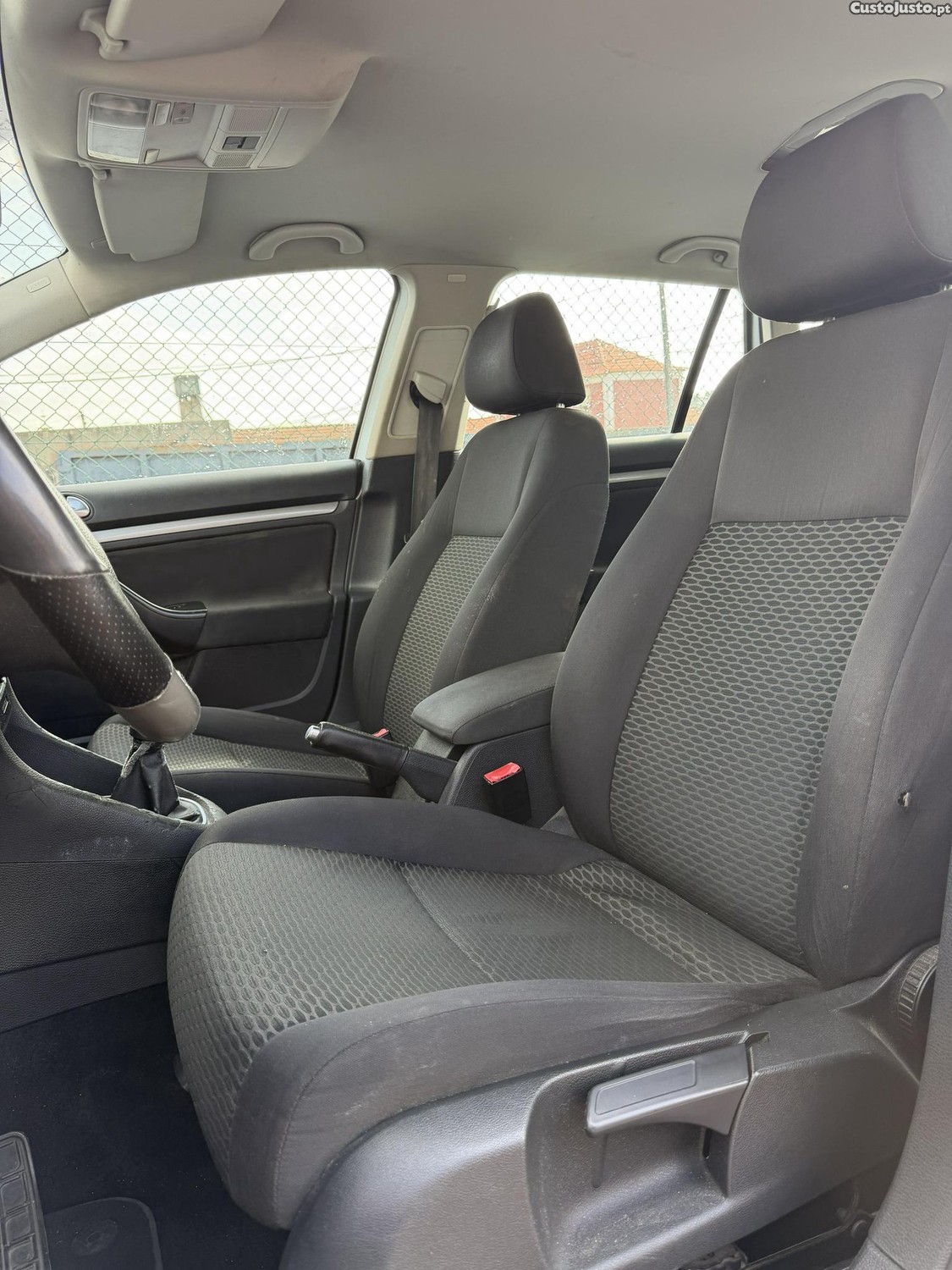 Volkswagen Golf 1.6TDi — fotografia 12