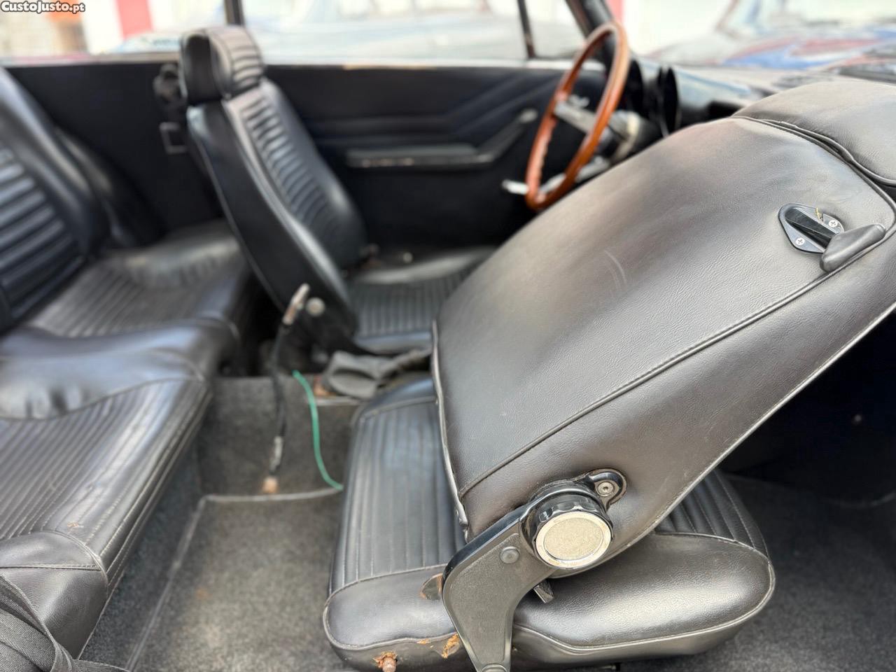 Alfa Romeo Giulia GT 1300 Junior Bertone 1971 — fotografia 10