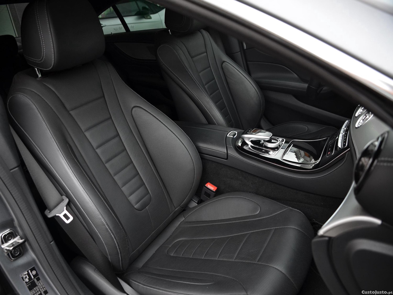 Mercedes-Benz CLS 400 d AMG 4-Matic Nacional — fotografia 3