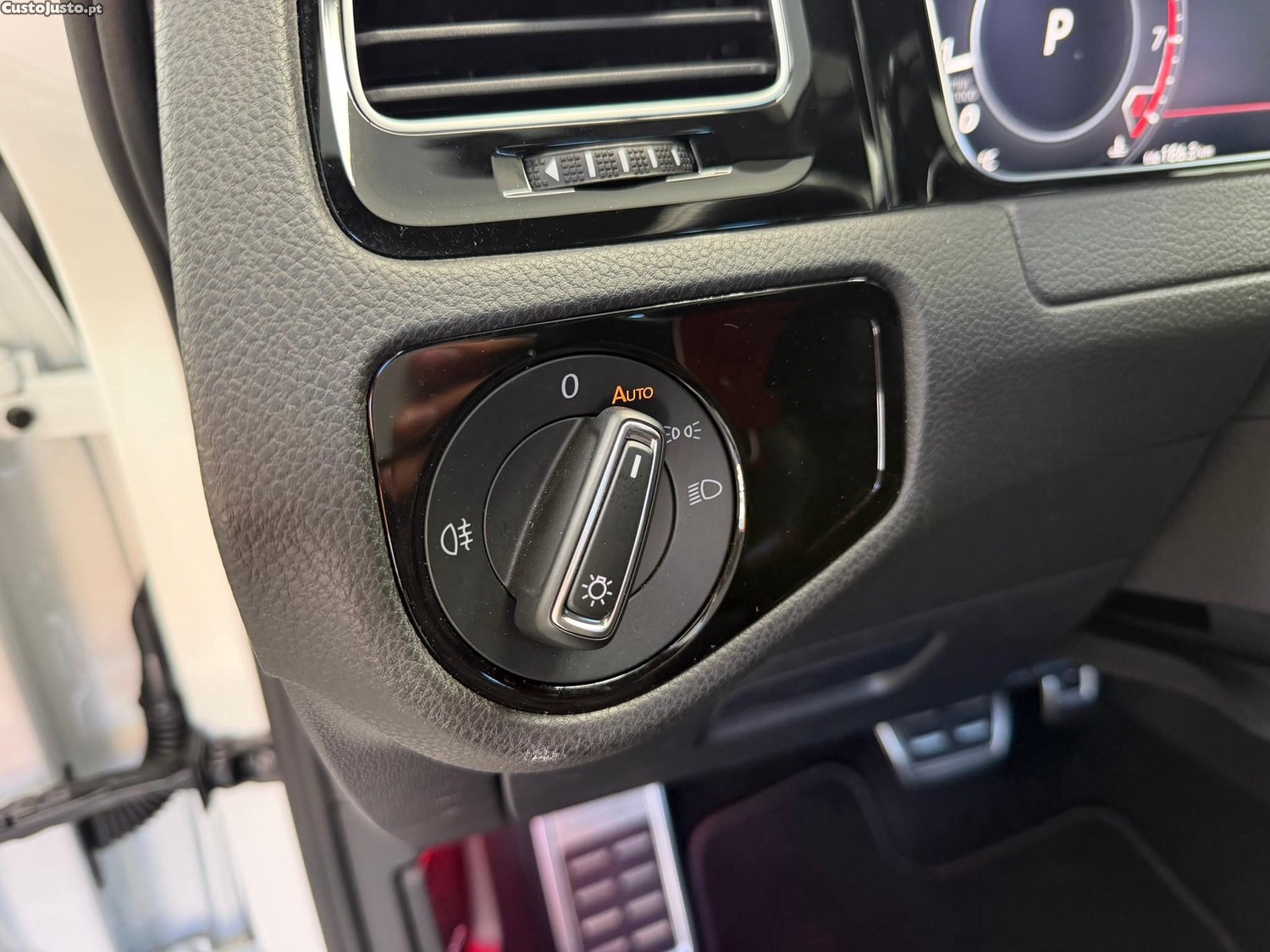 Volkswagen Golf 2.0 TSI GTI DSG Performance — fotografia 12