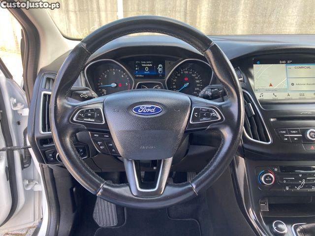 Ford Focus 1.5 TDCi Titanium — fotografia 19
