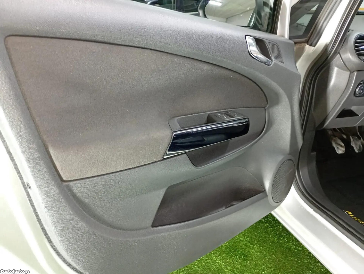 Opel Corsa 1.2 City FlexFuel — fotografia 15