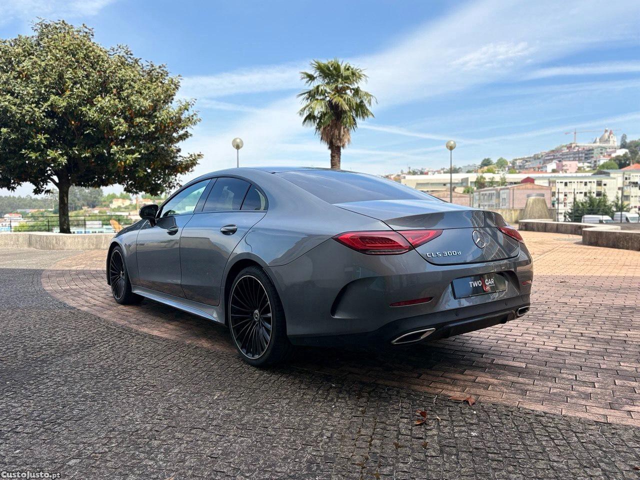 Mercedes-Benz CLS 300 D Pack Amg — fotografia 12