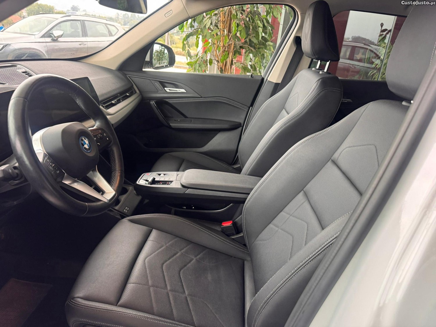 BMW X1 xDrive25e — fotografia 7