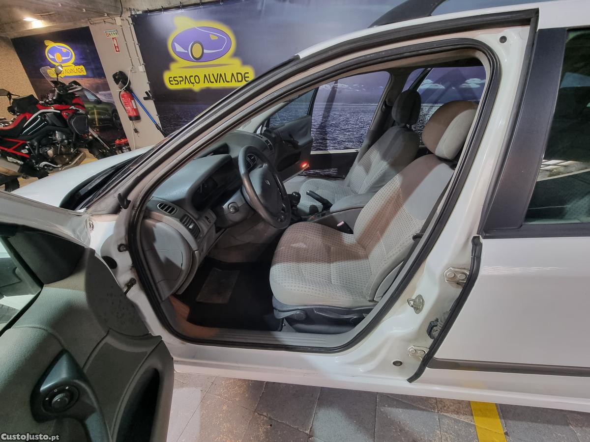 Renault Laguna 1.9 Dci Sw — fotografia 10