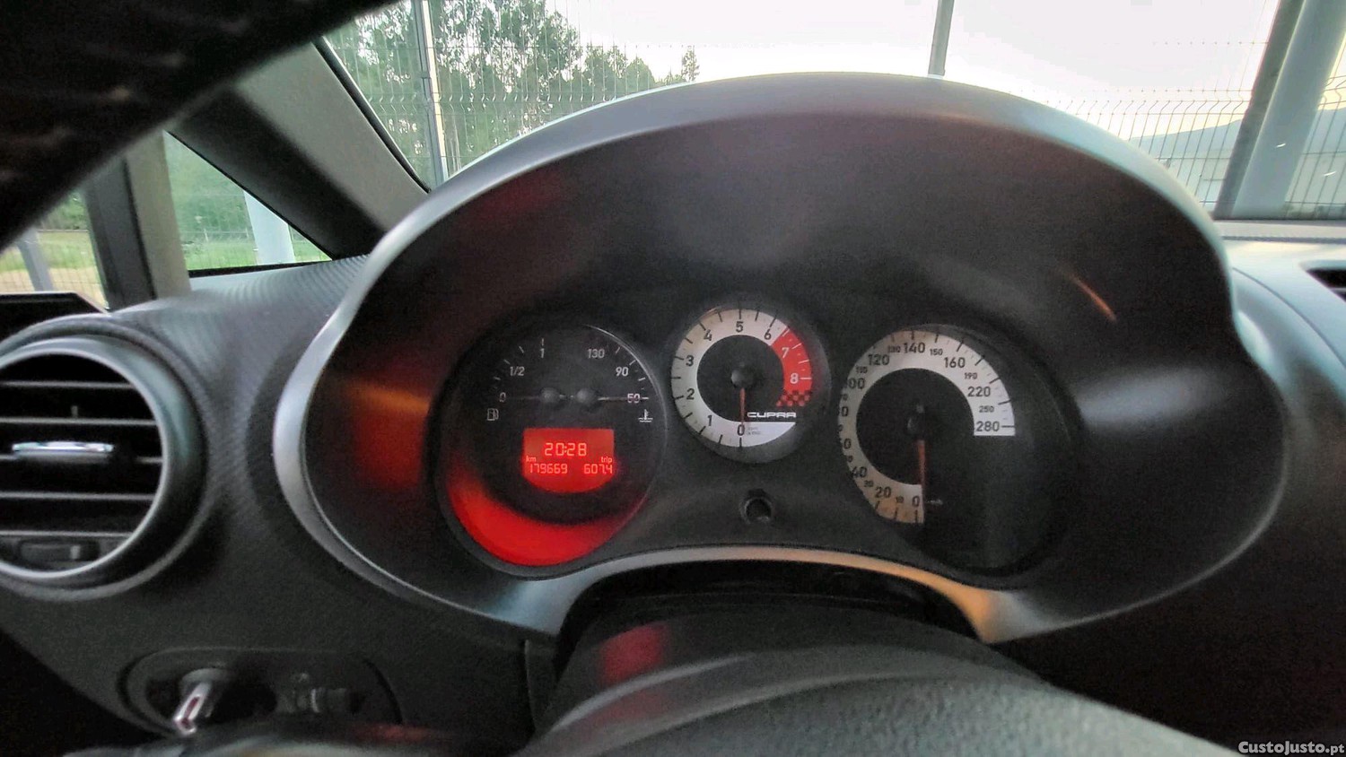 SEAT Leon 2.0 TFSI — fotografia 3