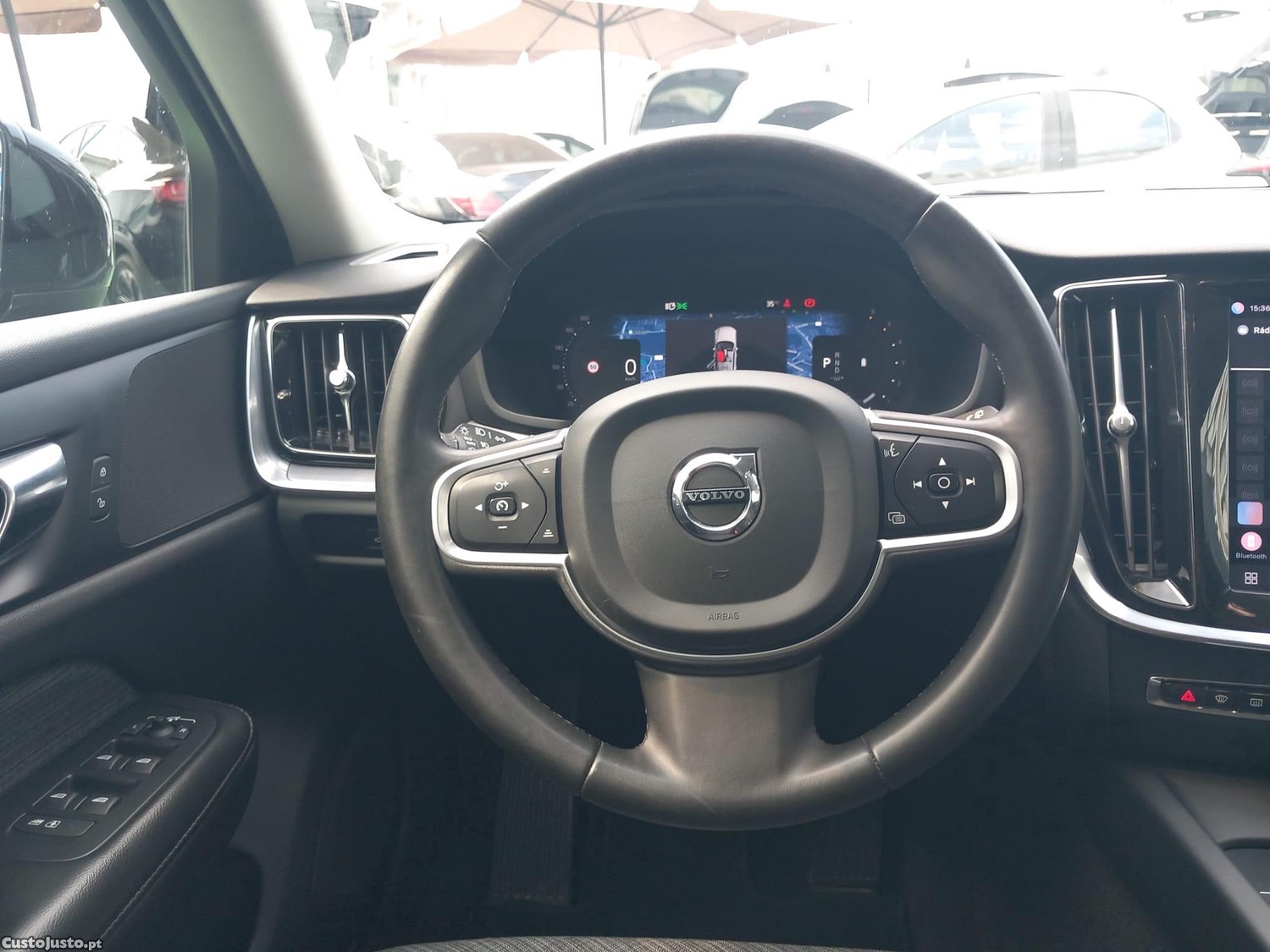 Volvo V60 2.0 D4 Momentum Geartronic — fotografia 8