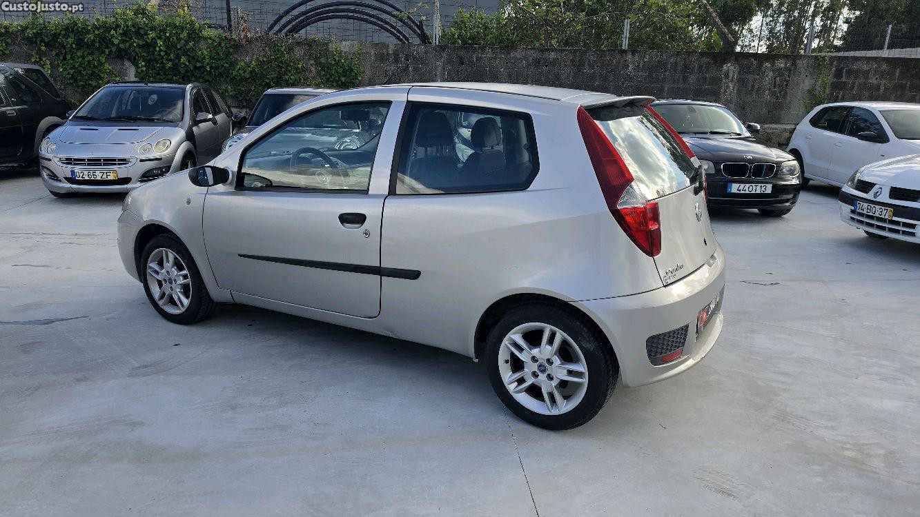 Fiat Punto 1.3 MultiJet — fotografia 7