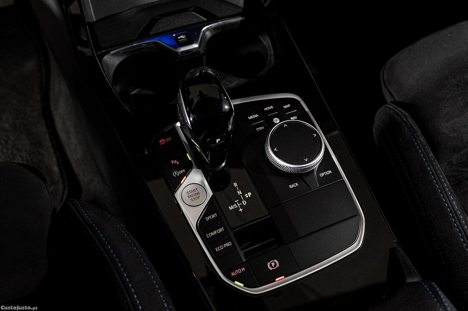 BMW 118 i Pack Desportivo M Auto — fotografia 4
