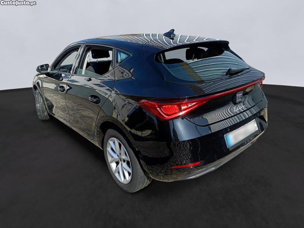 SEAT Leon 1.0 TSI Style 110cv — fotografia 20