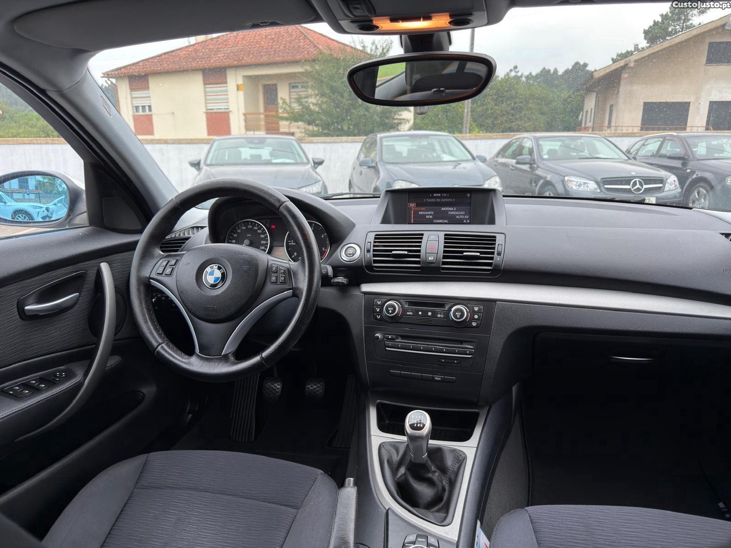 BMW 118 d — fotografia 14