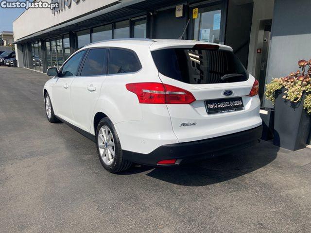 Ford Focus 1.5 TDCi Titanium — fotografia 24