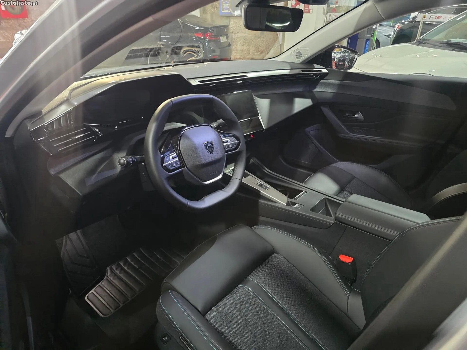 Peugeot 308 1.5 BlueHDi Allure EAT8 — fotografia 15