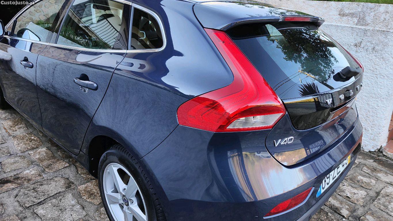Volvo V40 D2 Momentum — fotografia 5