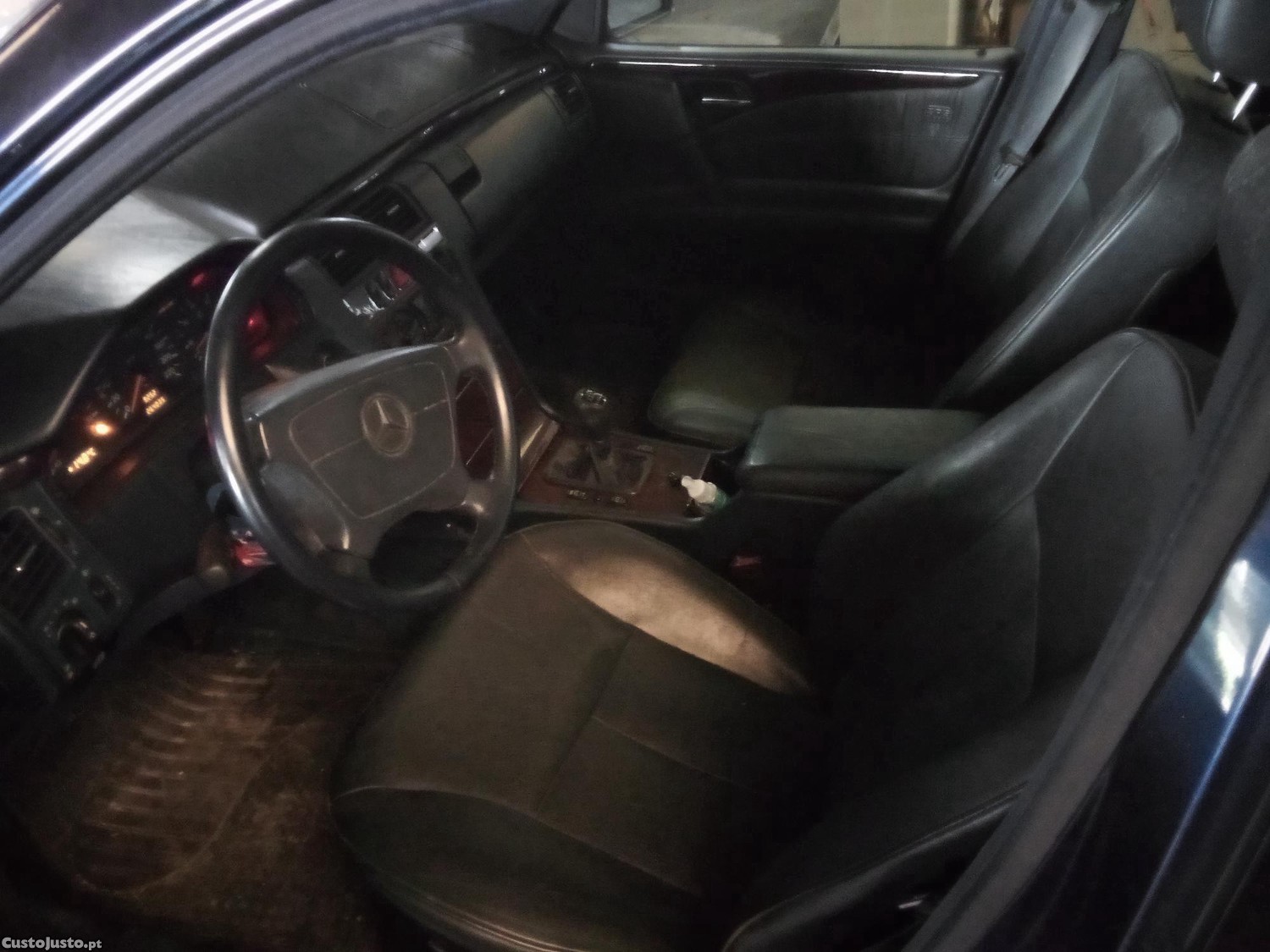 Mercedes-Benz E 200 E — fotografia 4