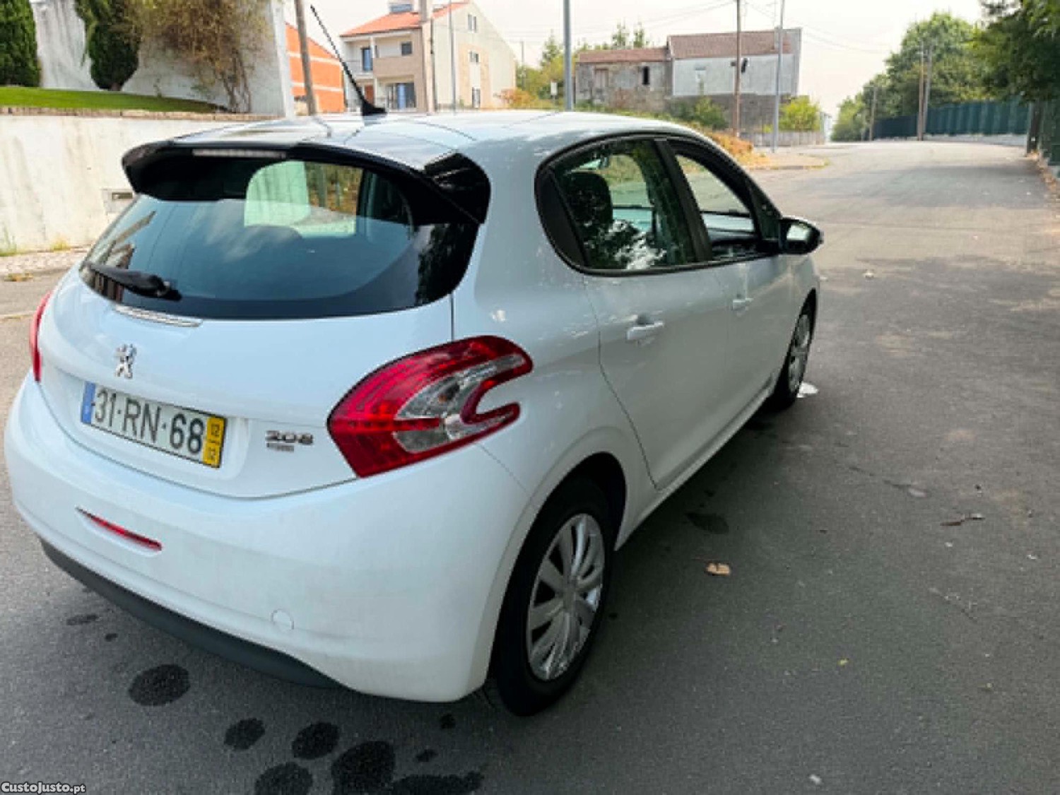 Peugeot 208 1.6 HDI ESTIMADO — fotografia 2