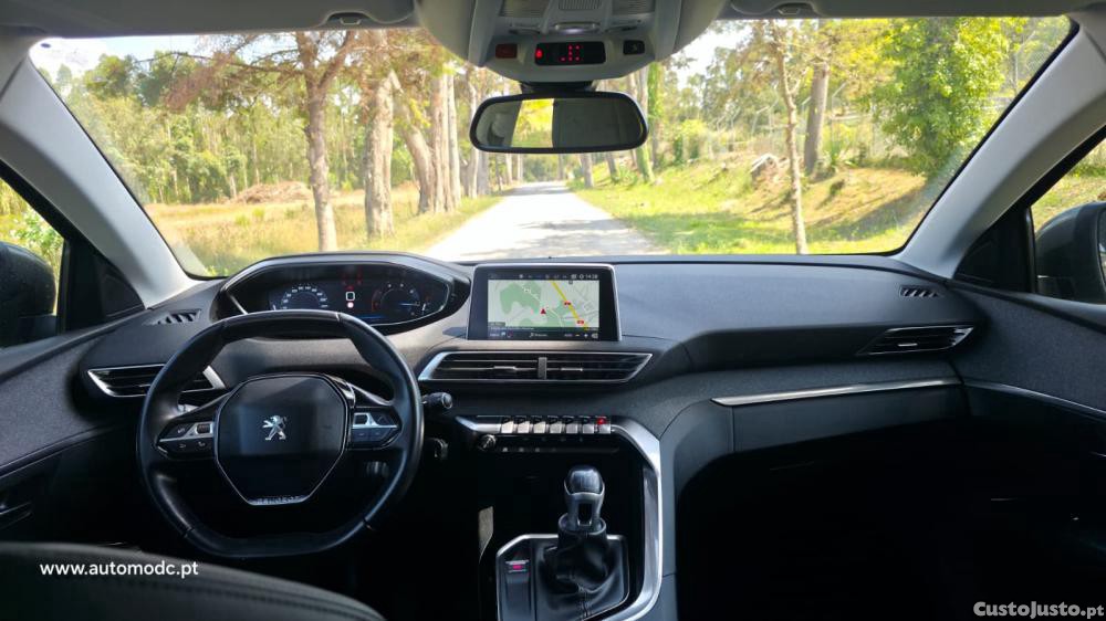 Peugeot 5008 1.5 BlueHDi Allure P — fotografia 3