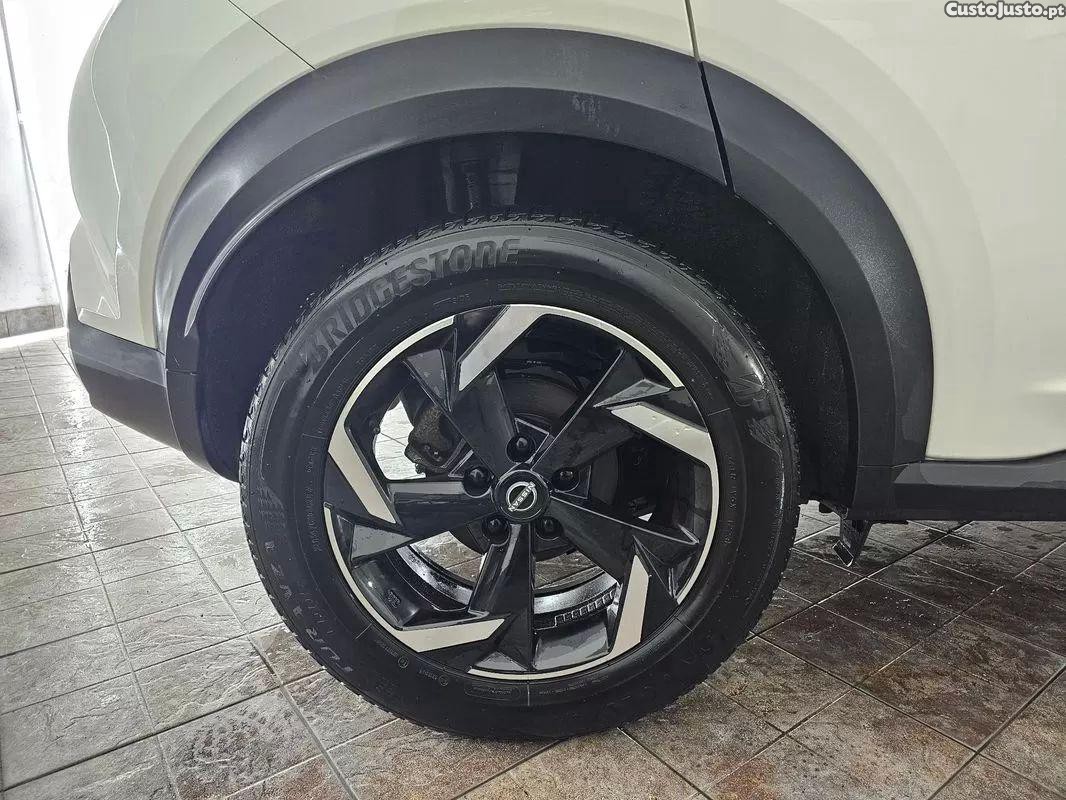 Nissan Juke 1.6 hybrid n-design black — fotografia 10