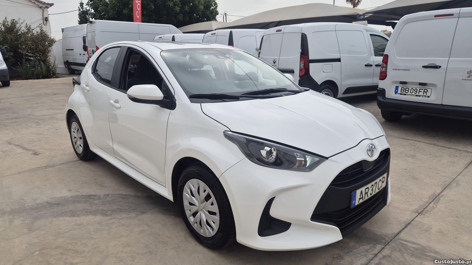 Toyota Yaris 1.0 VVT-iComfort — fotografia 15
