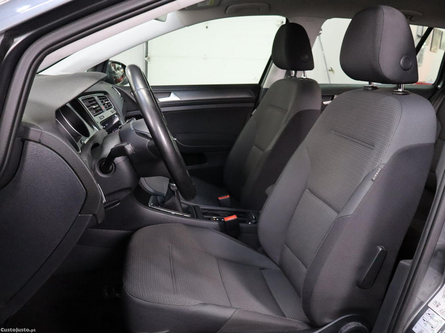 Volkswagen Golf Variant 1.6 TDi Confortline — fotografia 15
