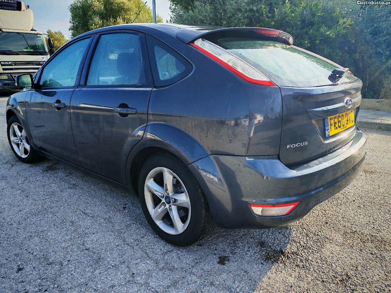 Ford Focus Zetec Tdci 110 — photo 3