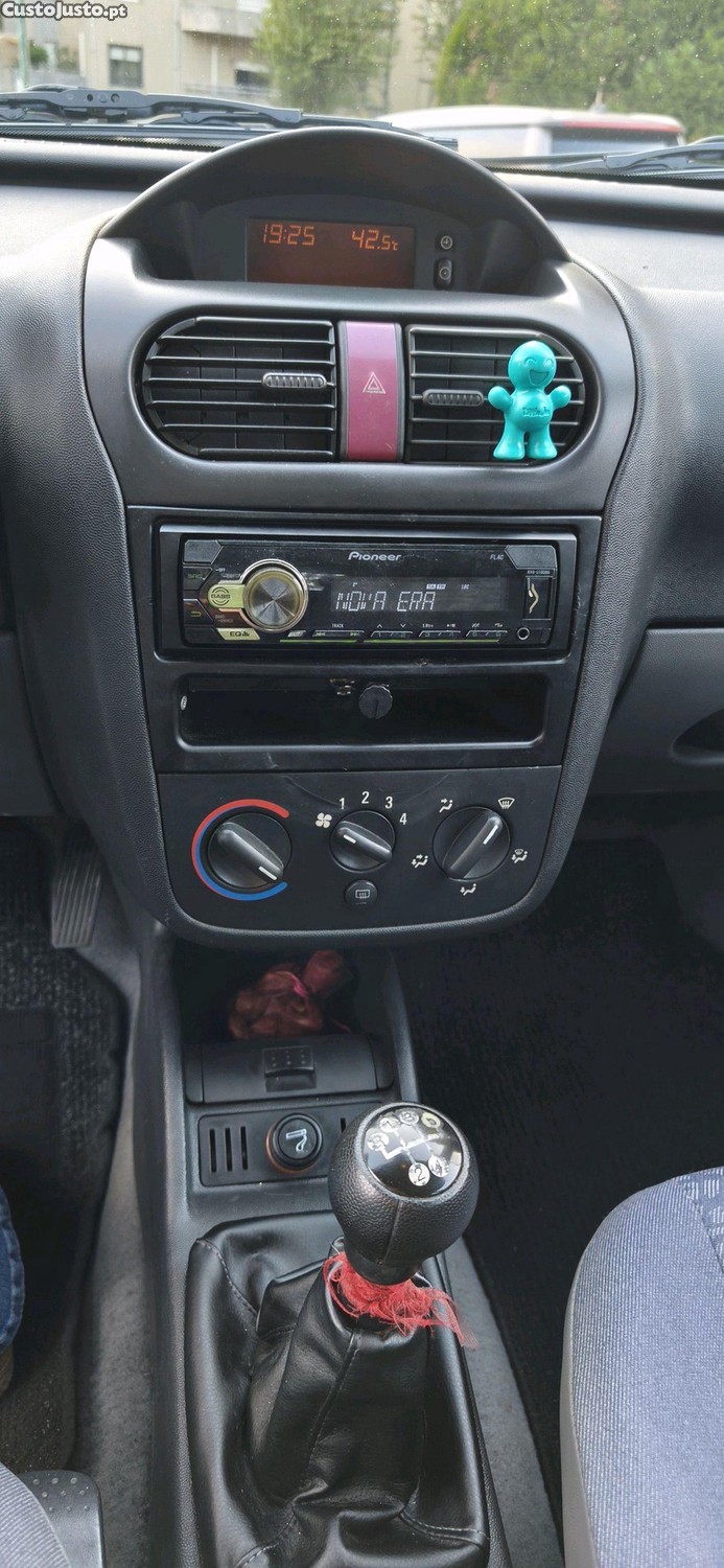 Opel Corsa Confort — fotografia 3