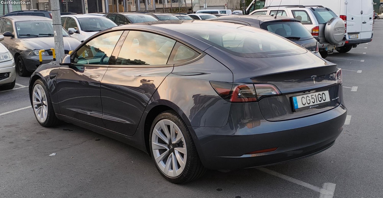 Tesla Model 3 Long Range — fotografia 5