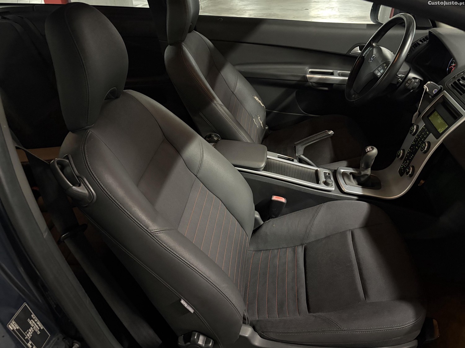 Volvo C30 1.6d DriveMomentum — fotografia 4