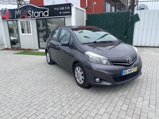 Toyota Yaris 1.0 VVTI 75 CV — fotografia 7