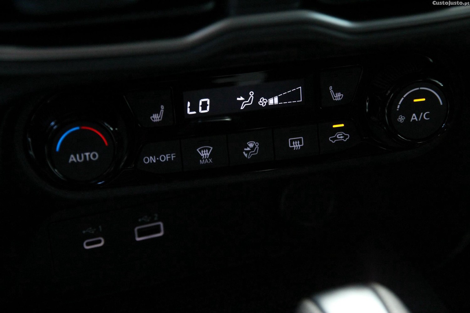 Nissan Juke 1.0 DIG-T N-Connecta NAV.+TwoTone NC DCT — fotografia 10