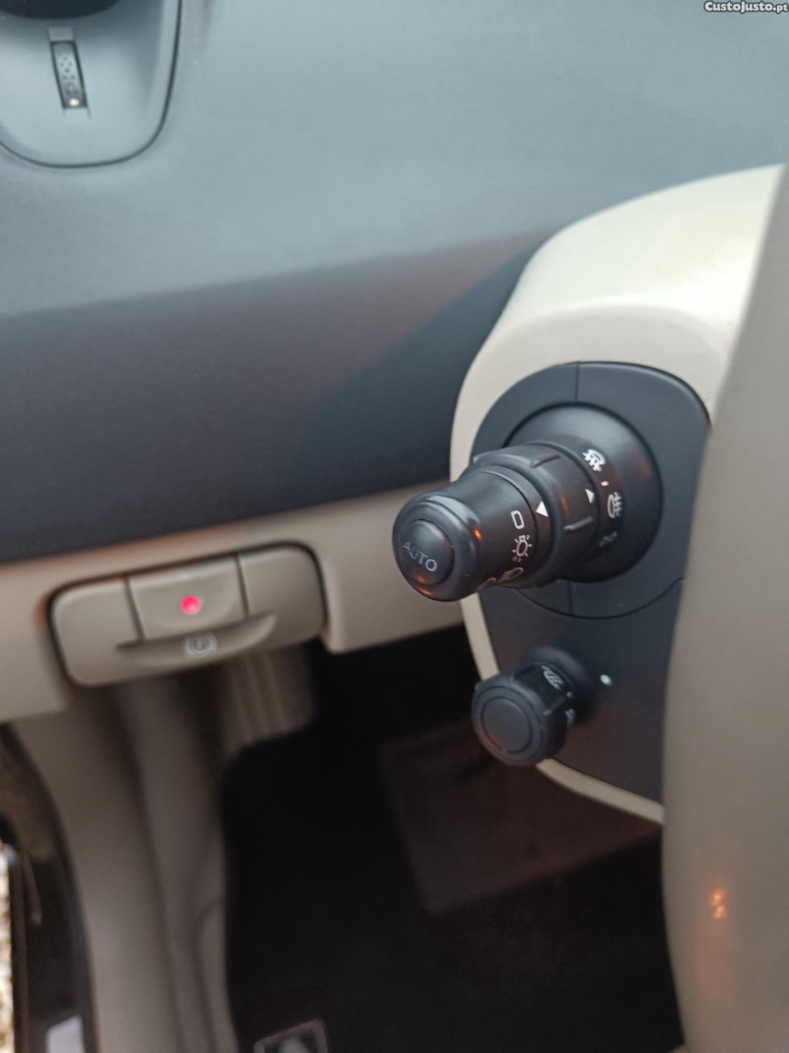 Renault Grand Scénic Luxury — fotografia 11