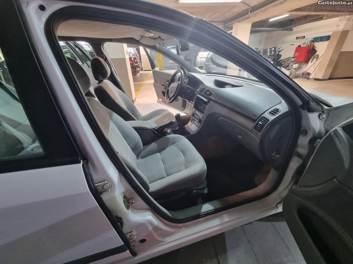 Renault Laguna 1.9 Dci Sw — fotografia 4