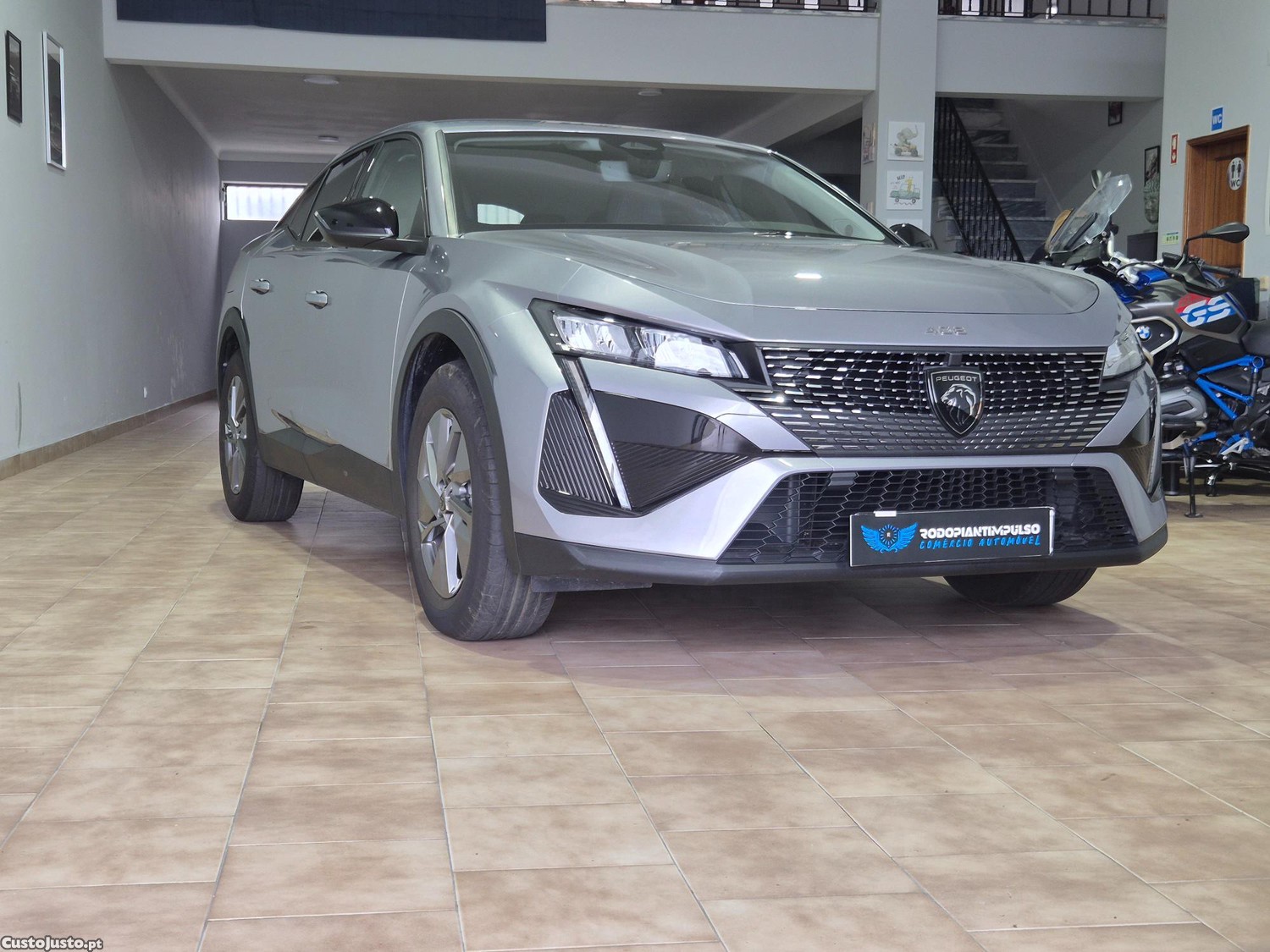 Peugeot e-408 1.2 Hybrid Allure — fotografia 7