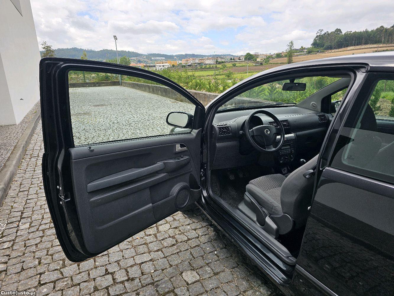 Volkswagen Fox 1.4 TDi — fotografia 5