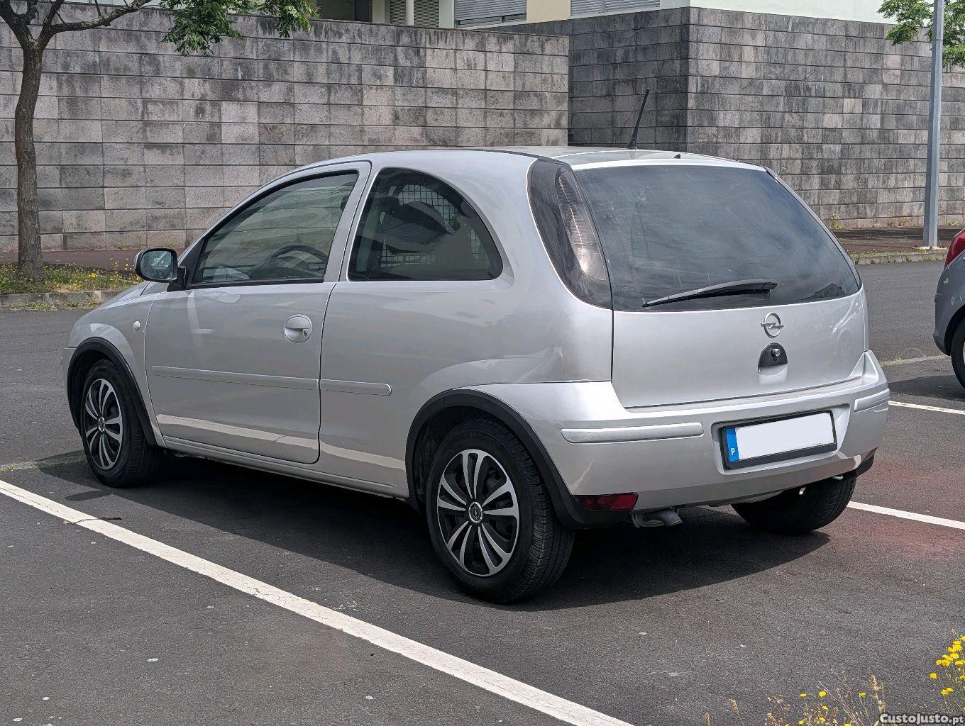 Opel Corsa Inspeção 2/Anos Impecável — fotografia 3