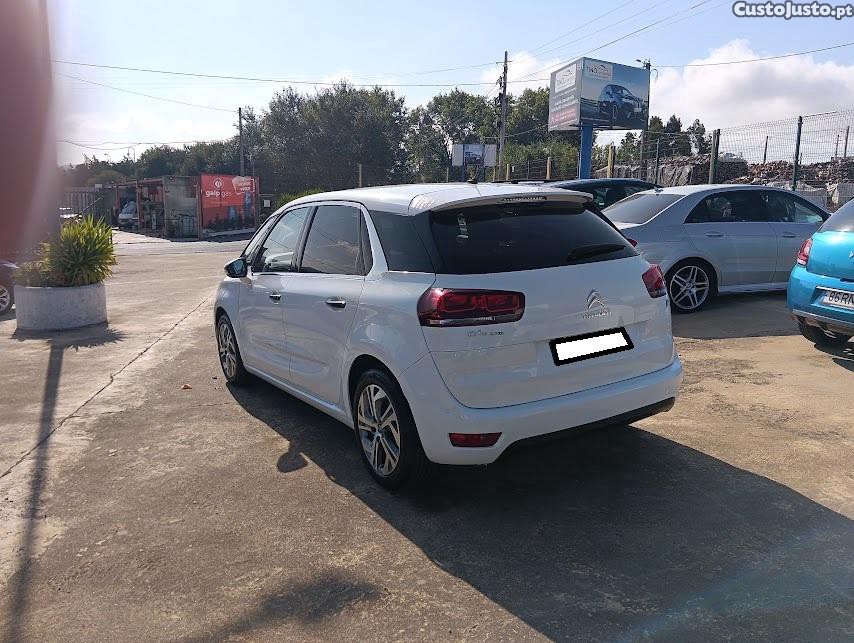Citroën C4 Picasso — fotografia 11
