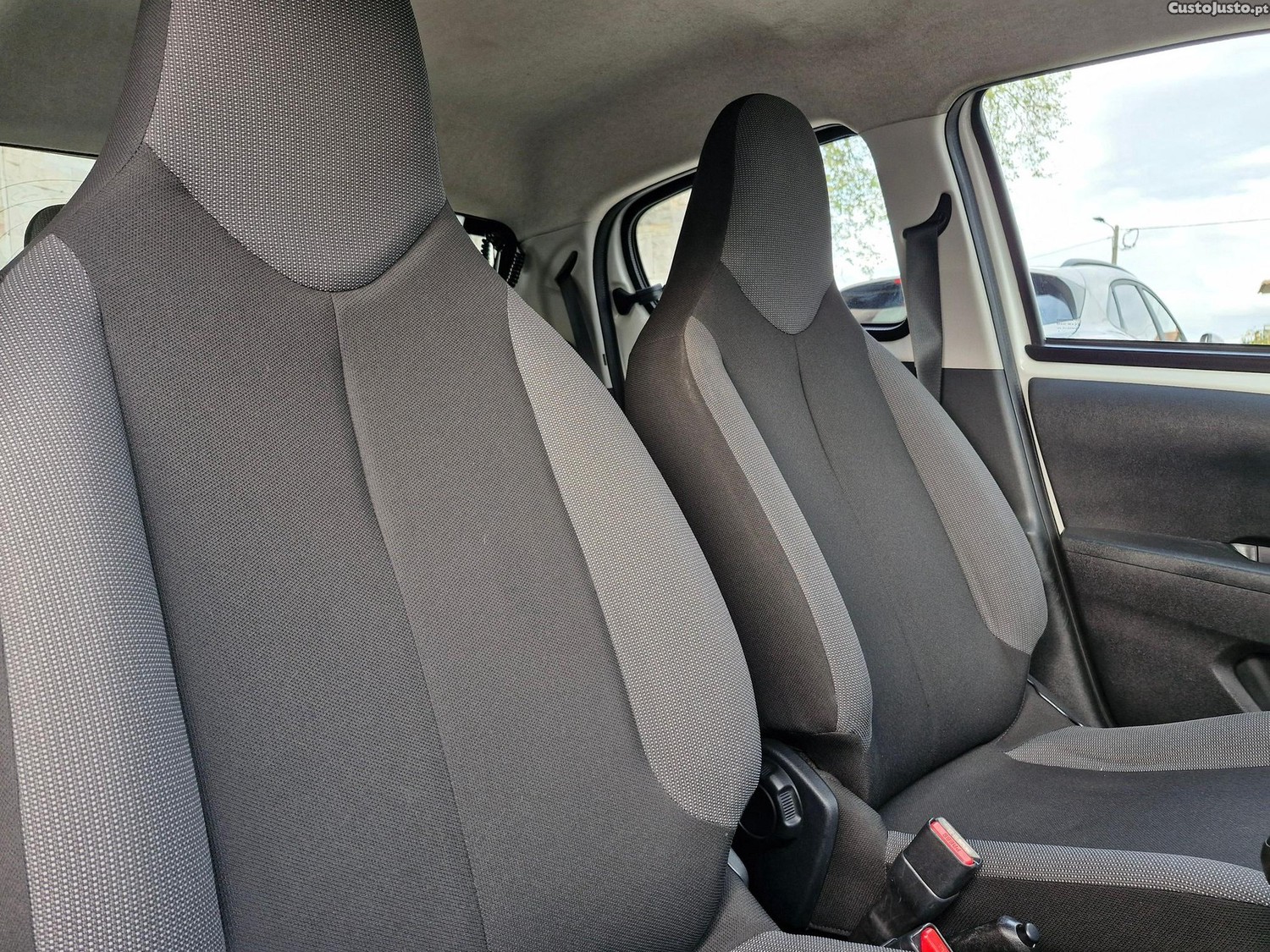 Peugeot 108 1.0 VTi Active — fotografia 13