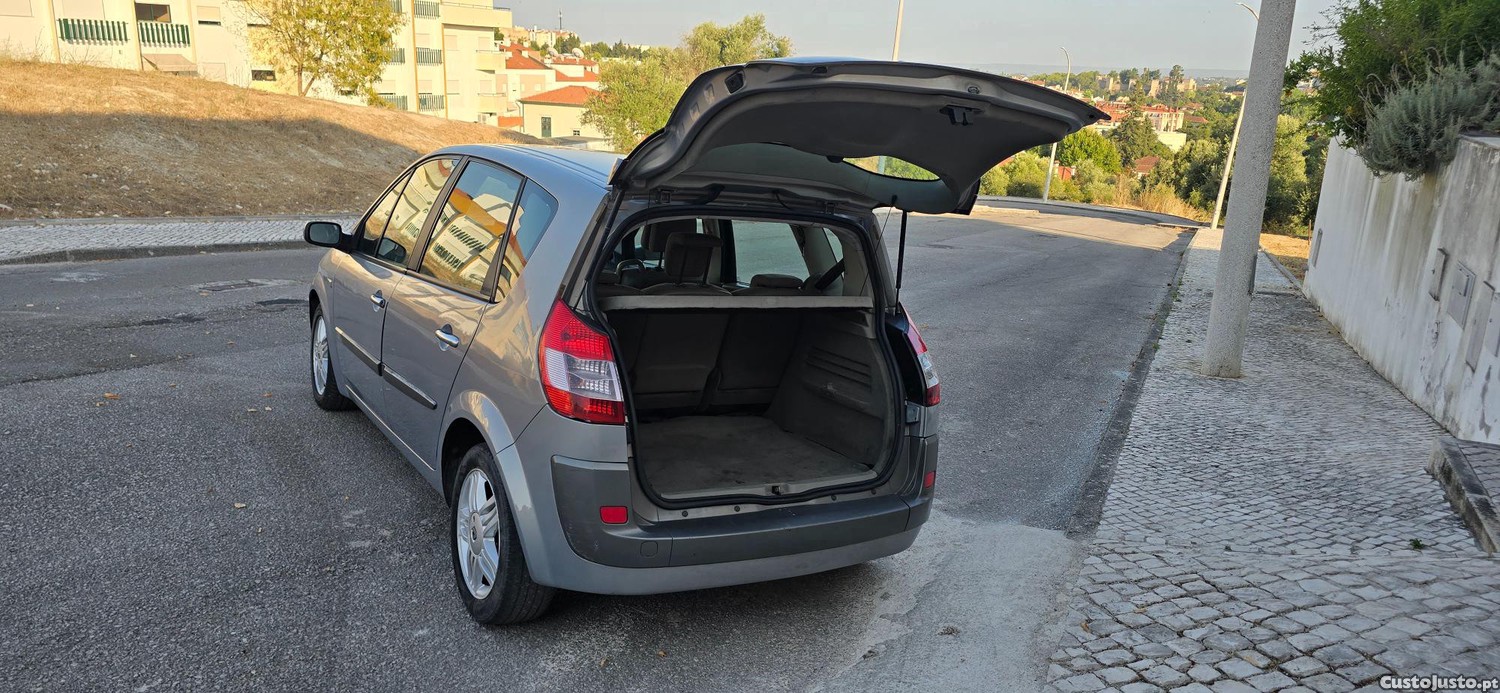 Renault Scénic 1.500 — fotografia 4